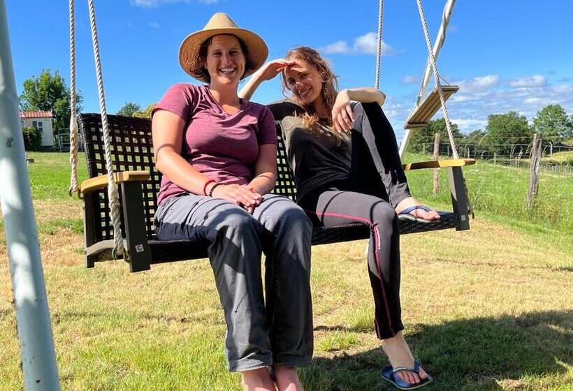 مبيت وإفطار Lo Soulenquo à Fonteilles Sur Le Gr 65