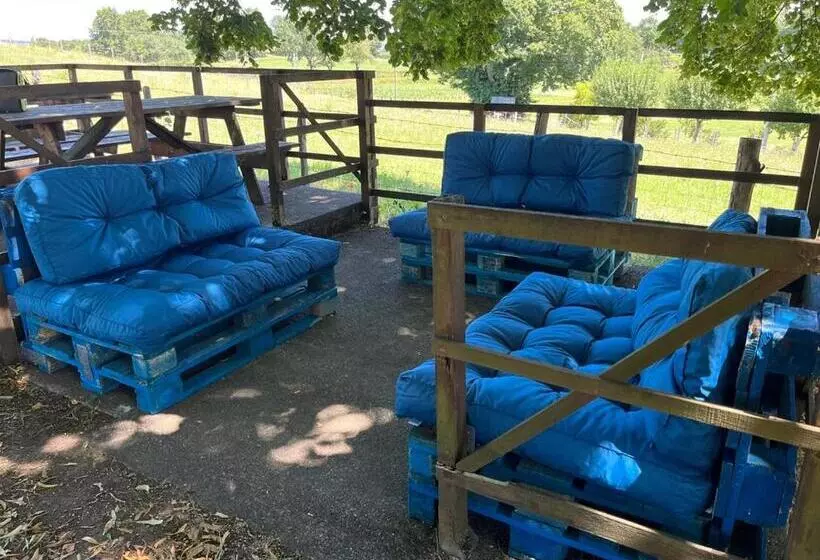 Aamiaismajoitus (B&B) Lo Soulenquo à Fonteilles Sur Le Gr 65