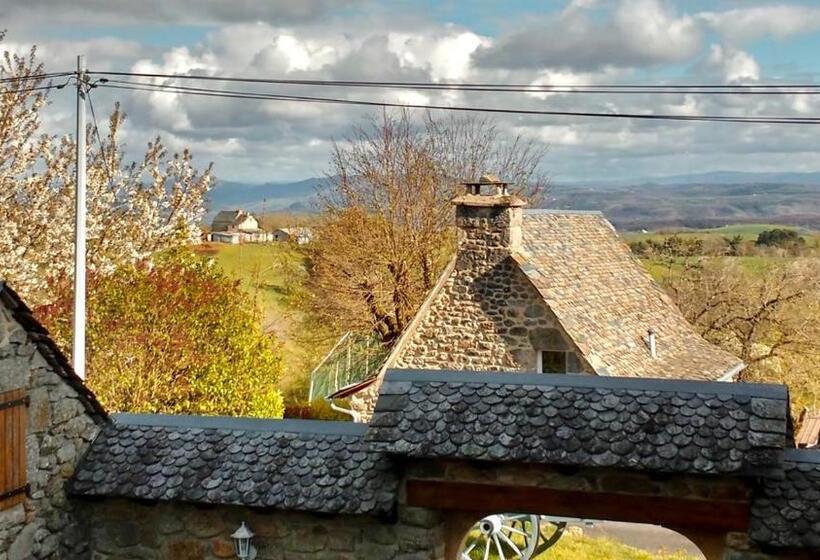 مبيت وإفطار Lo Soulenquo à Fonteilles Sur Le Gr 65