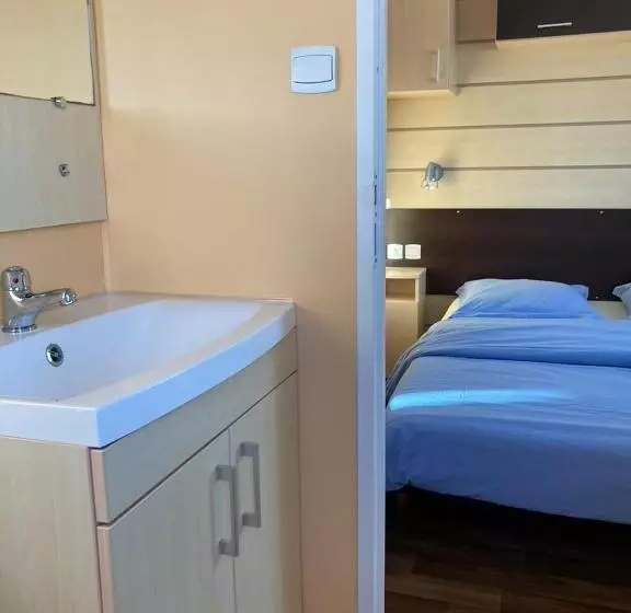 Aamiaismajoitus (B&B) Lo Soulenquo à Fonteilles Sur Le Gr 65