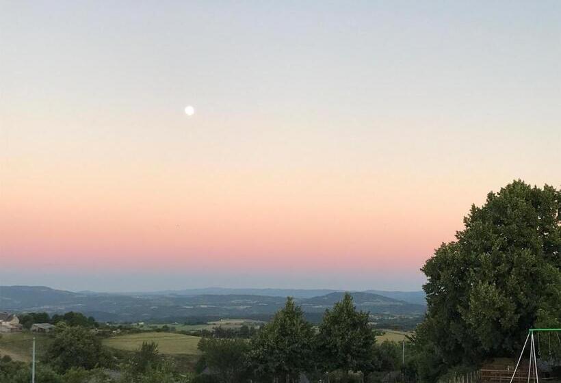 مبيت وإفطار Lo Soulenquo à Fonteilles Sur Le Gr 65