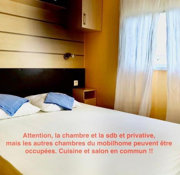 مبيت وإفطار Lo Soulenquo à Fonteilles Sur Le Gr 65