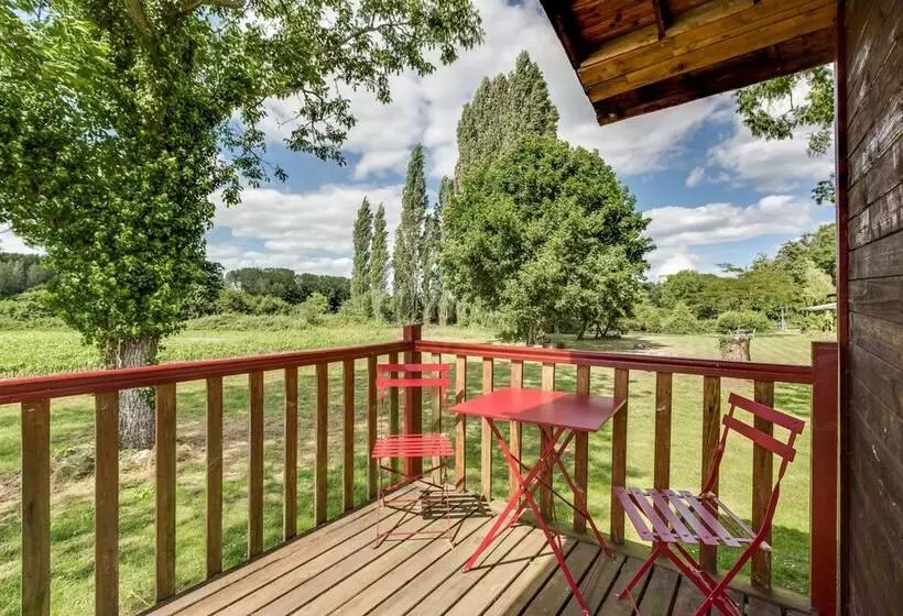 Aamiaismajoitus (B&B) La Ferme De L Isle Et Sa Roulotte