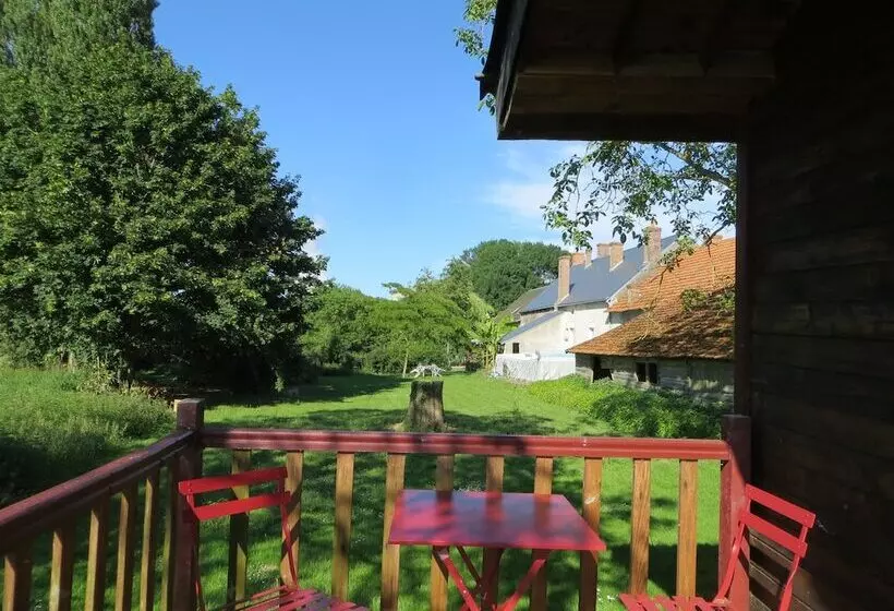 Aamiaismajoitus (B&B) La Ferme De L Isle Et Sa Roulotte