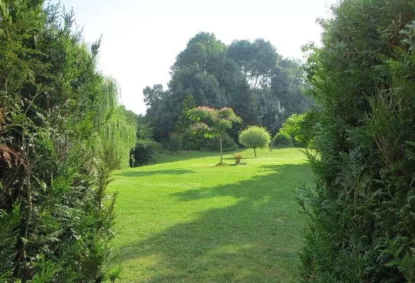 Aamiaismajoitus (B&B) La Ferme De L Isle Et Sa Roulotte