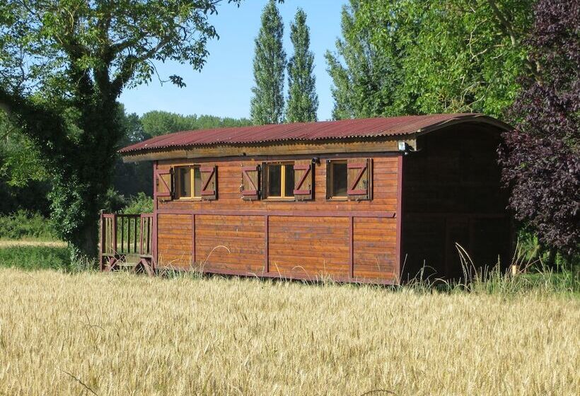 مبيت وإفطار La Ferme De L Isle Et Sa Roulotte