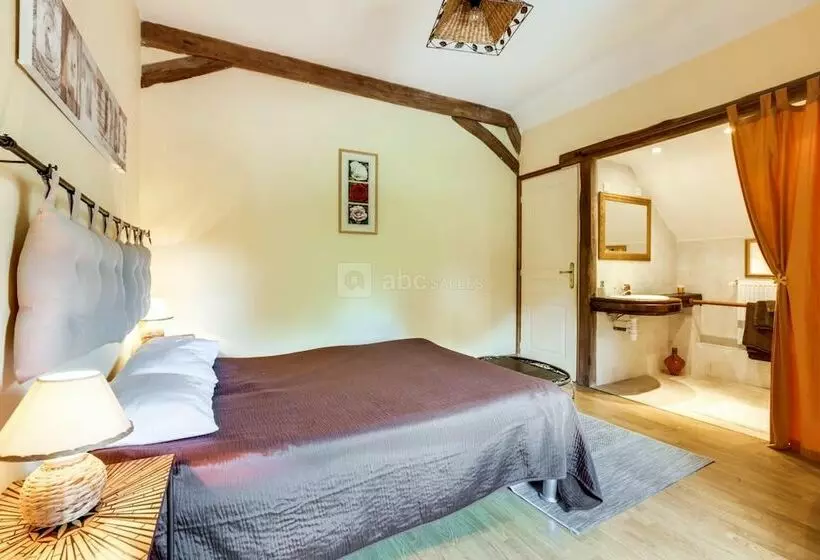 Aamiaismajoitus (B&B) La Ferme De L Isle Et Sa Roulotte