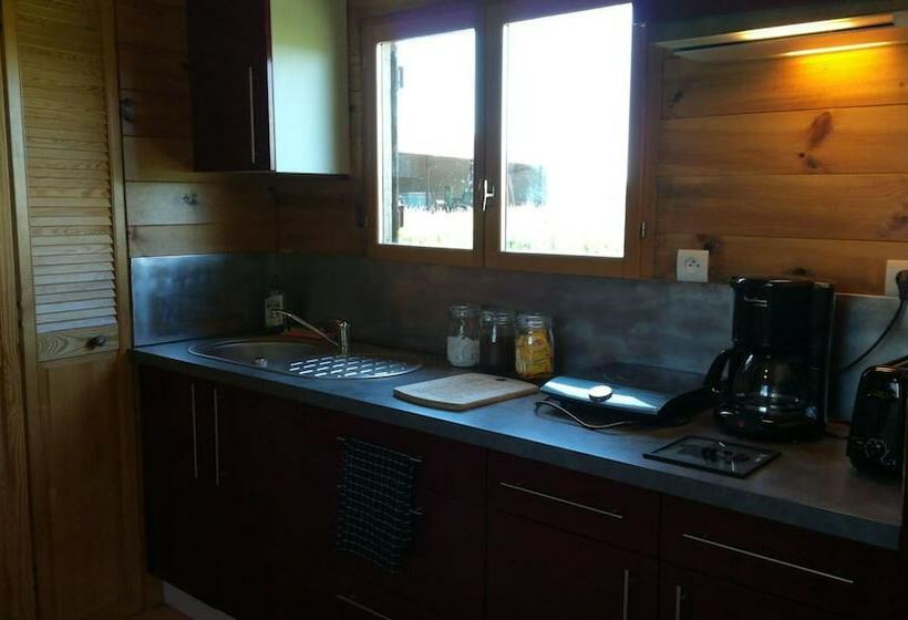 مبيت وإفطار La Ferme De L Isle Et Sa Roulotte