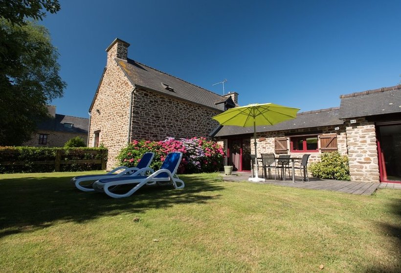 Gîte L Iris Proche De Dinan