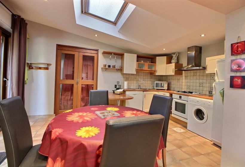 Gîte L Iris Proche De Dinan