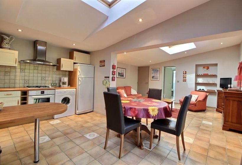 Gîte L Iris Proche De Dinan