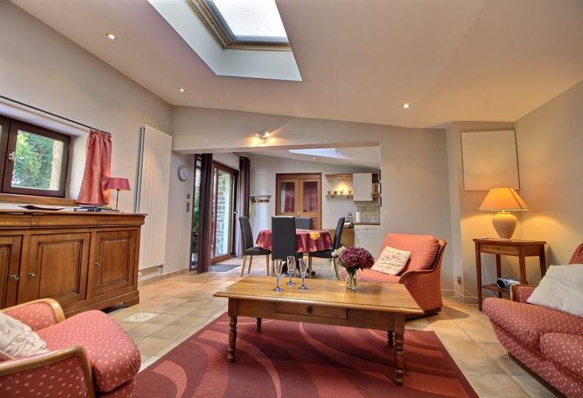 Gîte L Iris Proche De Dinan