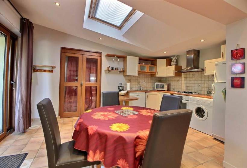 Gîte L Iris Proche De Dinan