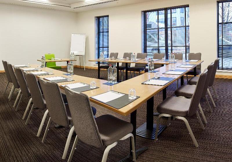 בית מלון כפרי Holiday Inn Express Hasselt, An Ihg