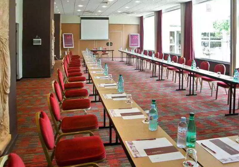 בית מלון כפרי Hôtel Mercure Cavaillon