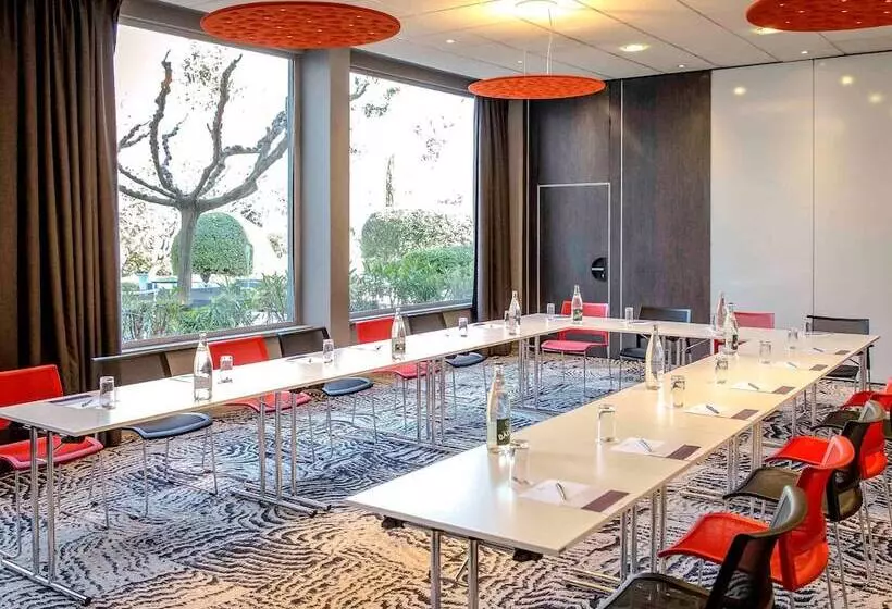 בית מלון כפרי Hôtel Mercure Cavaillon