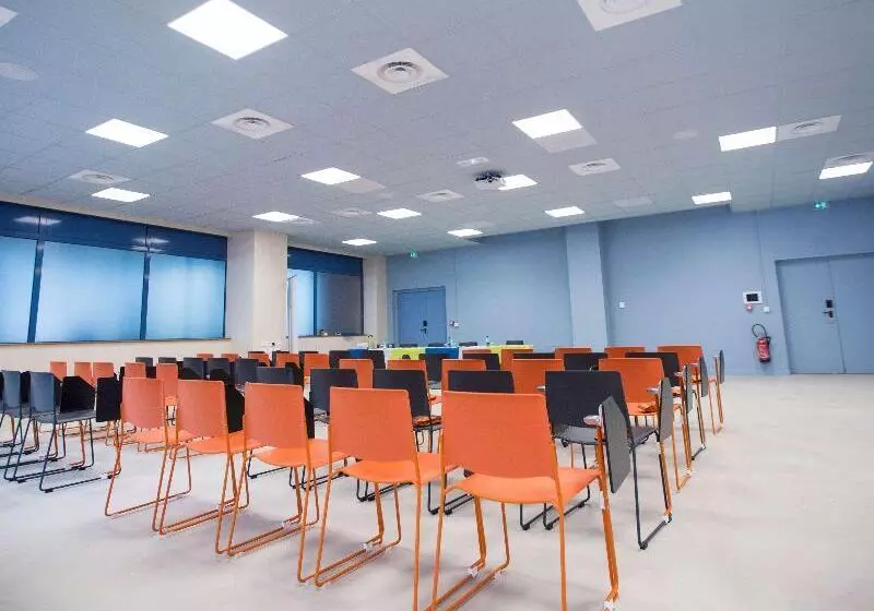 ホテル Ibis Styles Toulon Centre Port