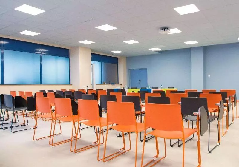 ホテル Ibis Styles Toulon Centre Port