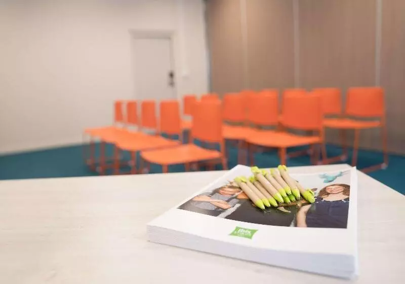 ホテル Ibis Styles Toulon Centre Port