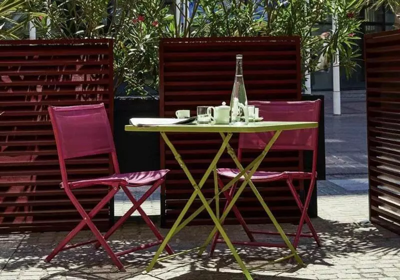 ホテル Ibis Styles Toulon Centre Port