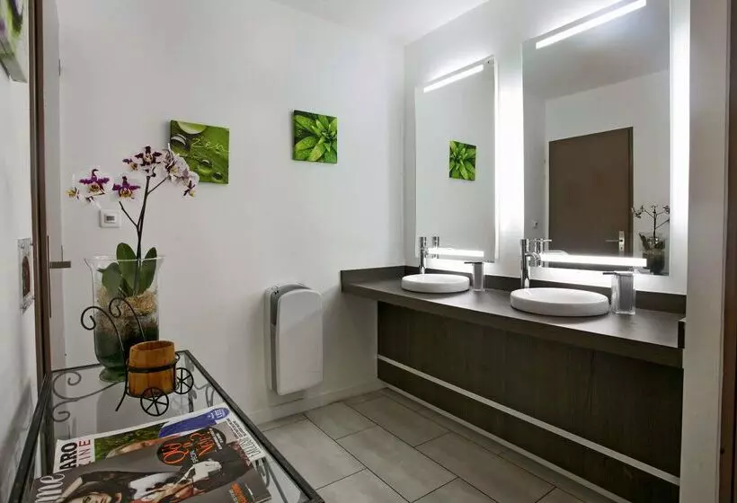 Hotel Kyriad Montpellier Aéroport   Parc Expo