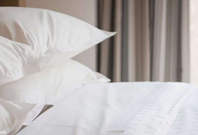 בית מלון כפרי Kyriad Toulouse Blagnac Aéroport