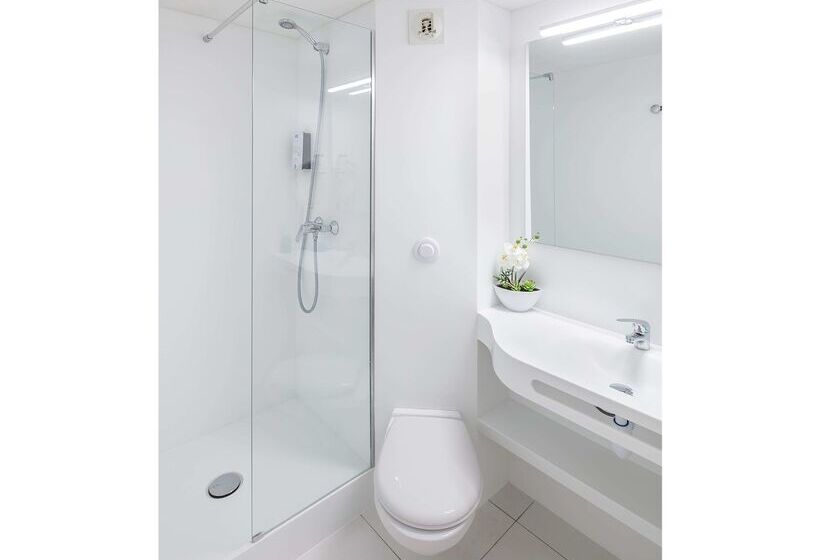 בית מלון כפרי Kyriad Toulouse Blagnac Aéroport