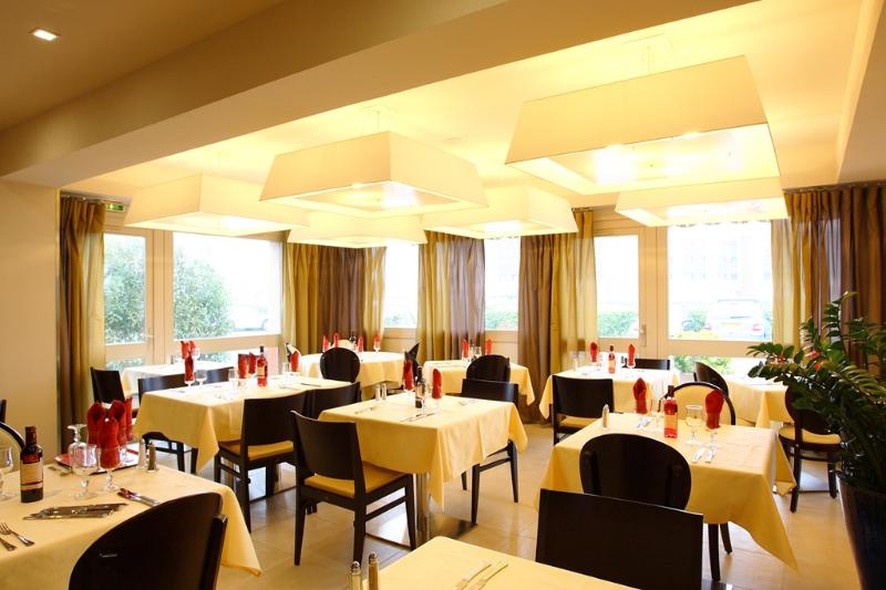 בית מלון כפרי Kyriad Toulouse Blagnac Aéroport