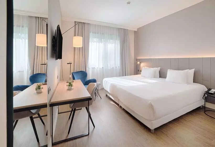 NH Roma Villa Carpegna