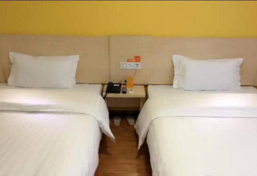 Szálloda 7days Inn Urumuqi West Kashi Road Airport