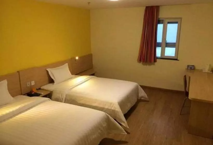 Hotelli 7days Inn Urumuqi West Kashi Road Airport