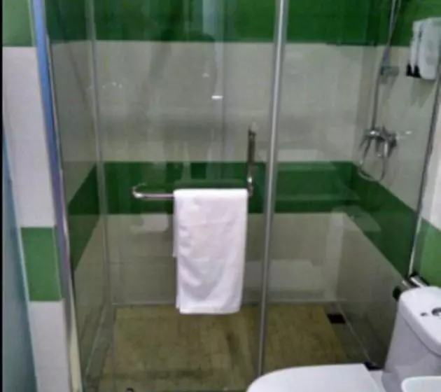 Hotelli 7days Inn Urumuqi West Kashi Road Airport