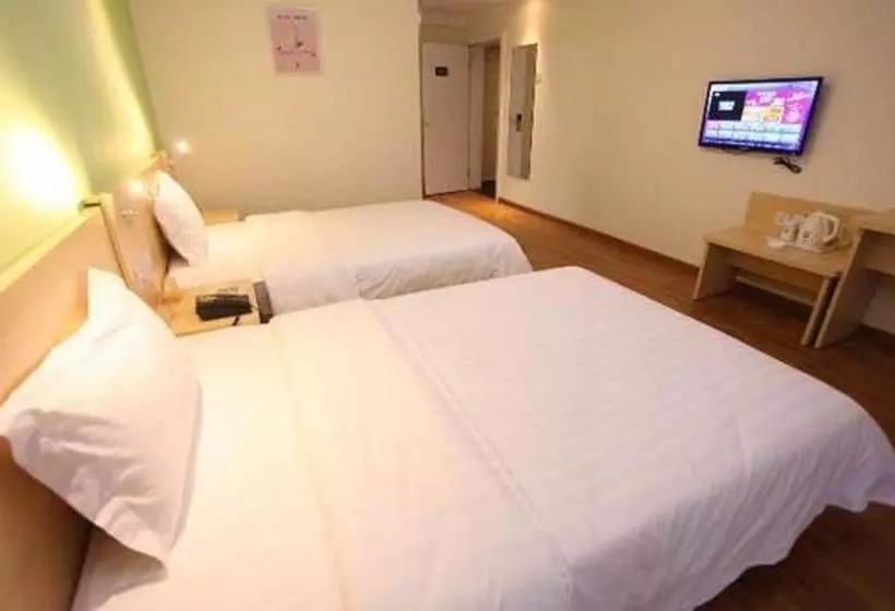 Hotelli 7days Inn Urumuqi West Kashi Road Airport