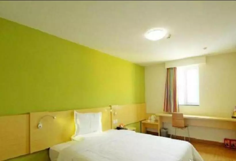 Hotelli 7days Inn Urumuqi West Kashi Road Airport