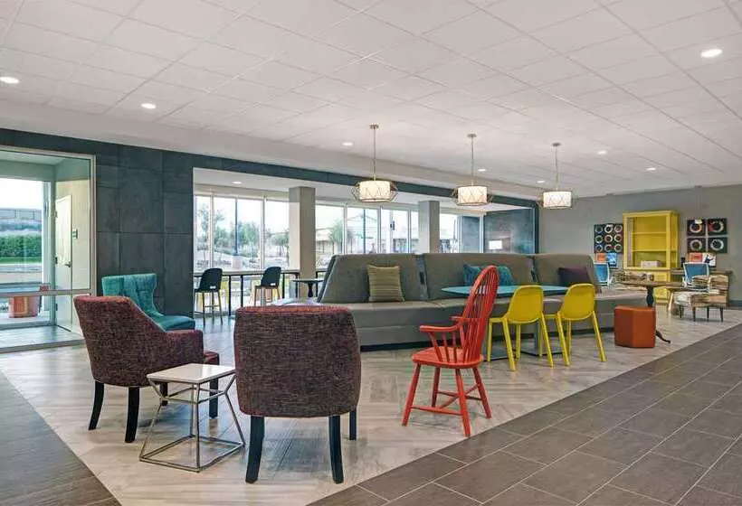 هتل Home2 Suites By Hilton Yuma Pivot Point