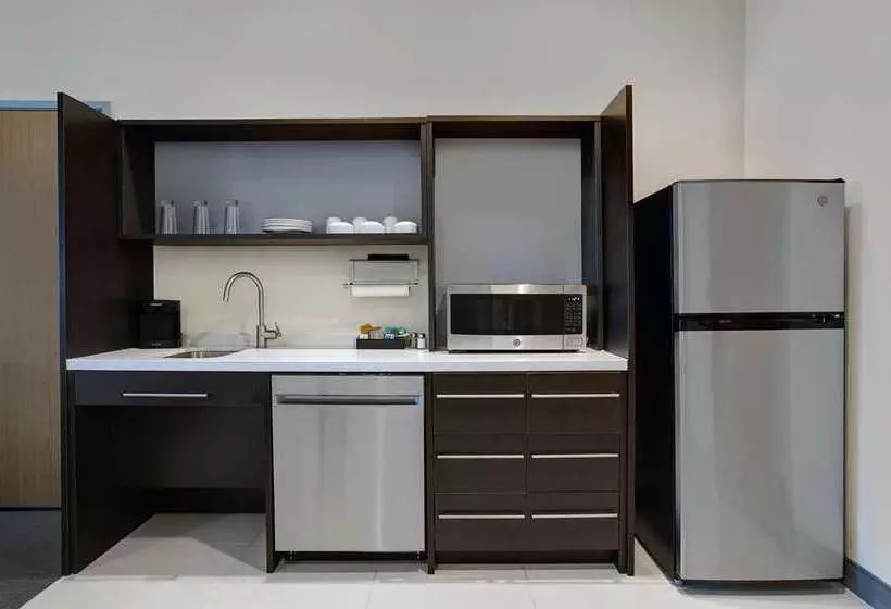 هتل Home2 Suites By Hilton Yuma Pivot Point