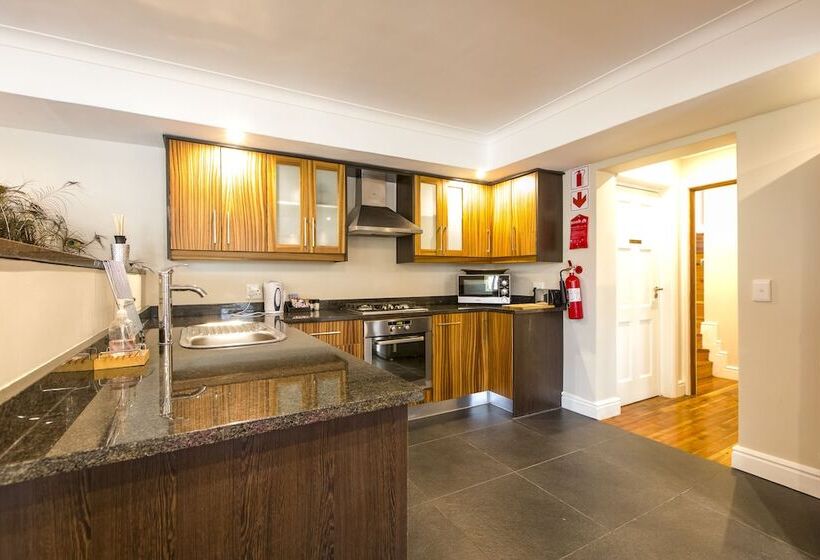 Отель Orange Inn Knysna