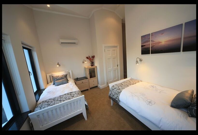 Отель Orange Inn Knysna