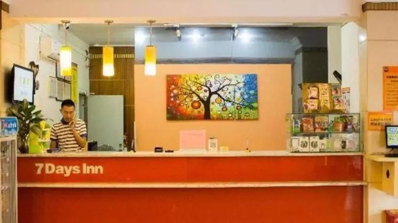 Hotelli 7 Days Inn Meizhou Wuzhou City Bus Station