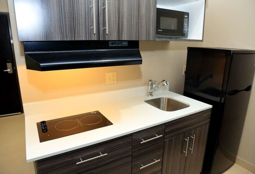 호텔 Americas Best Value Inn & Suites Prairieville