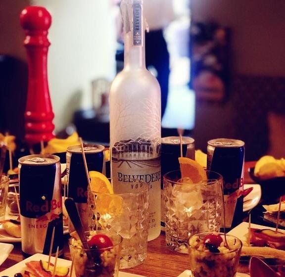 تختخواب و صبحانه Pepper Suite