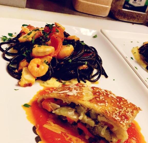 تختخواب و صبحانه Pepper Suite