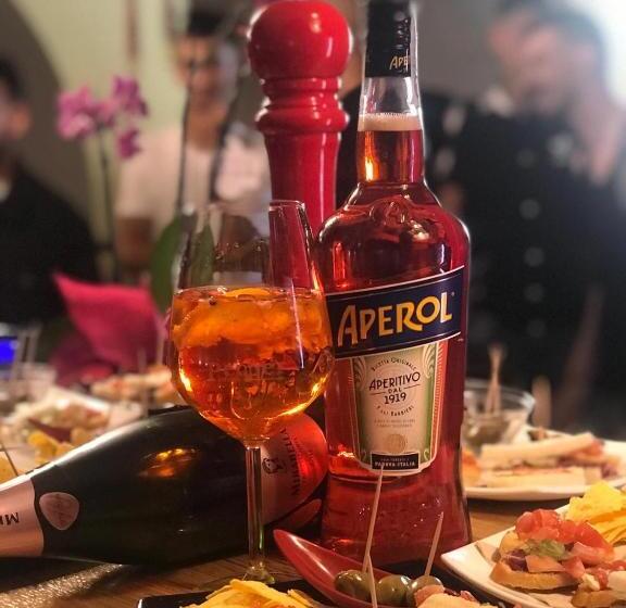 تختخواب و صبحانه Pepper Suite