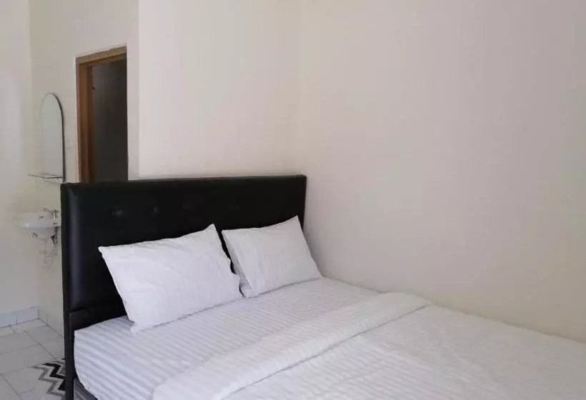 Hotelli Spot On 3708 Rancabali Homestay