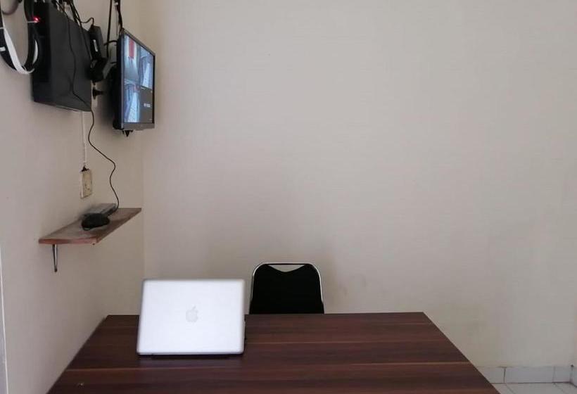 בית מלון כפרי Spot On 3708 Rancabali Homestay