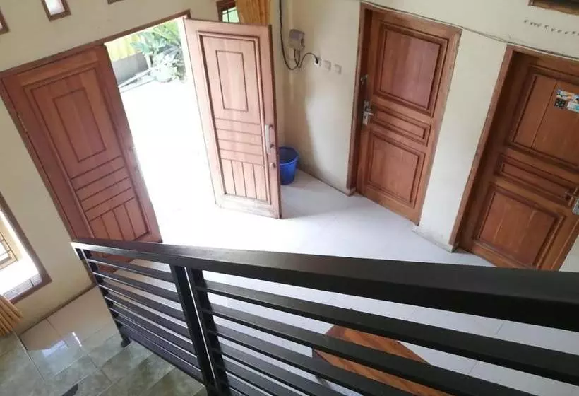 Hotelli Spot On 3708 Rancabali Homestay