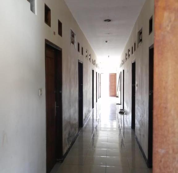 בית מלון כפרי Spot On 3708 Rancabali Homestay