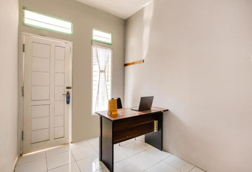 בית מלון כפרי Spot On 3708 Rancabali Homestay