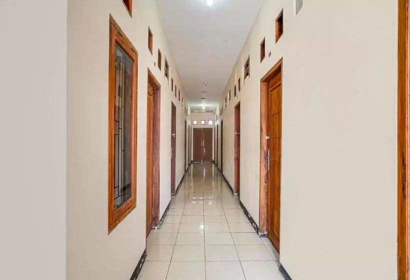 Hotelli Spot On 3708 Rancabali Homestay