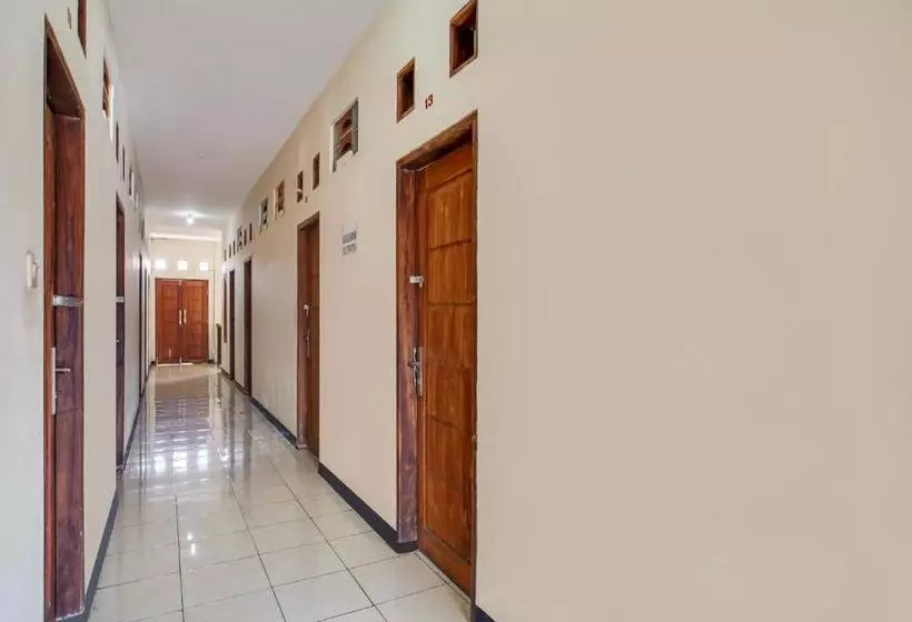 Hotelli Spot On 3708 Rancabali Homestay